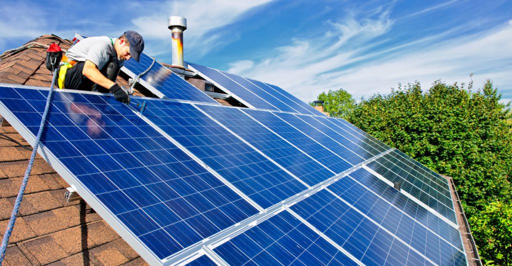 cuántos paneles solares para alimentar una casa