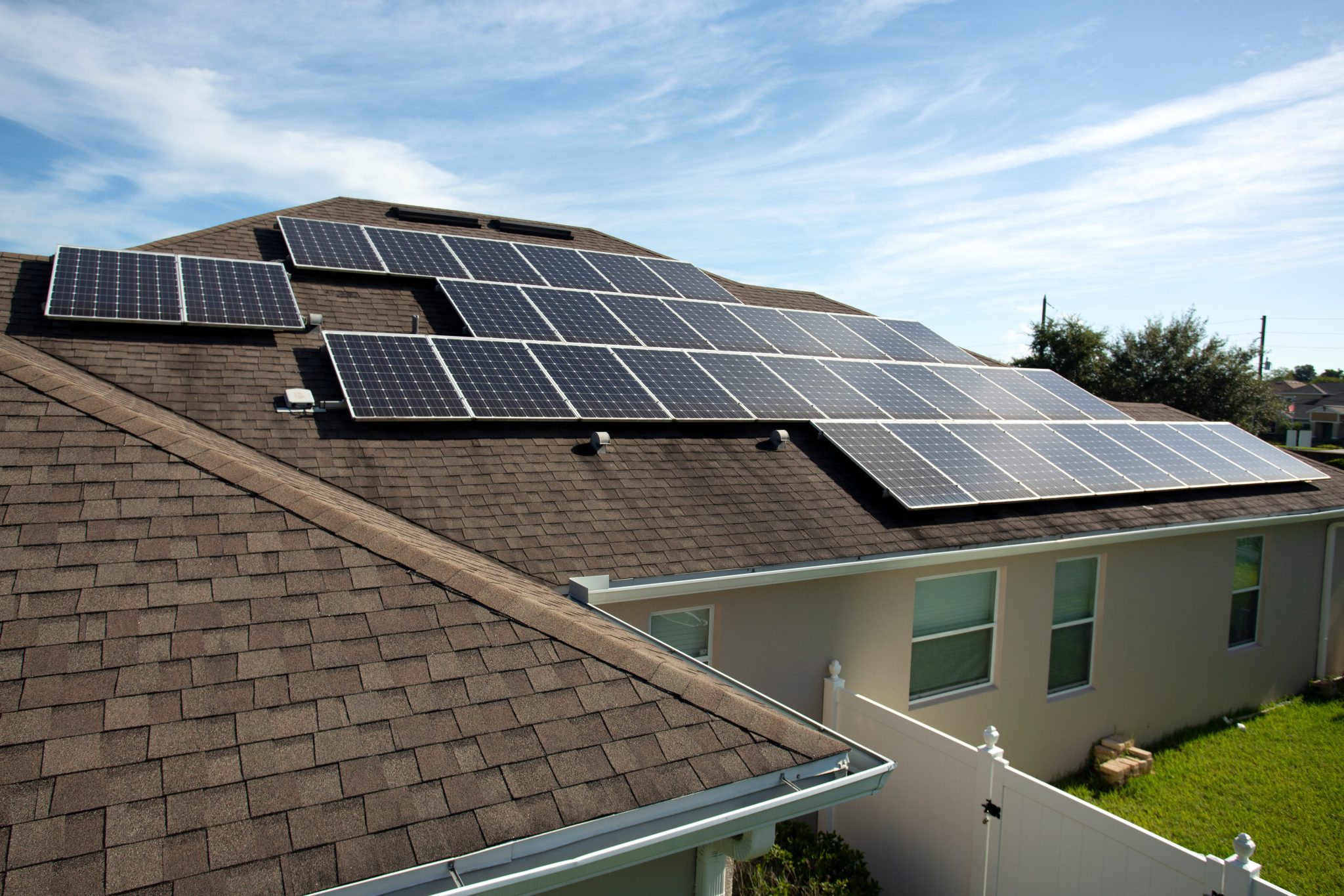 Why Choose Solar + Storage Over Generators? | UMA Solar