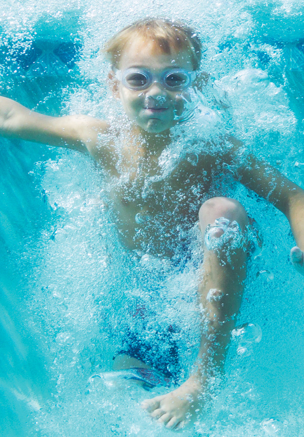 Picture of kid diving in a pool