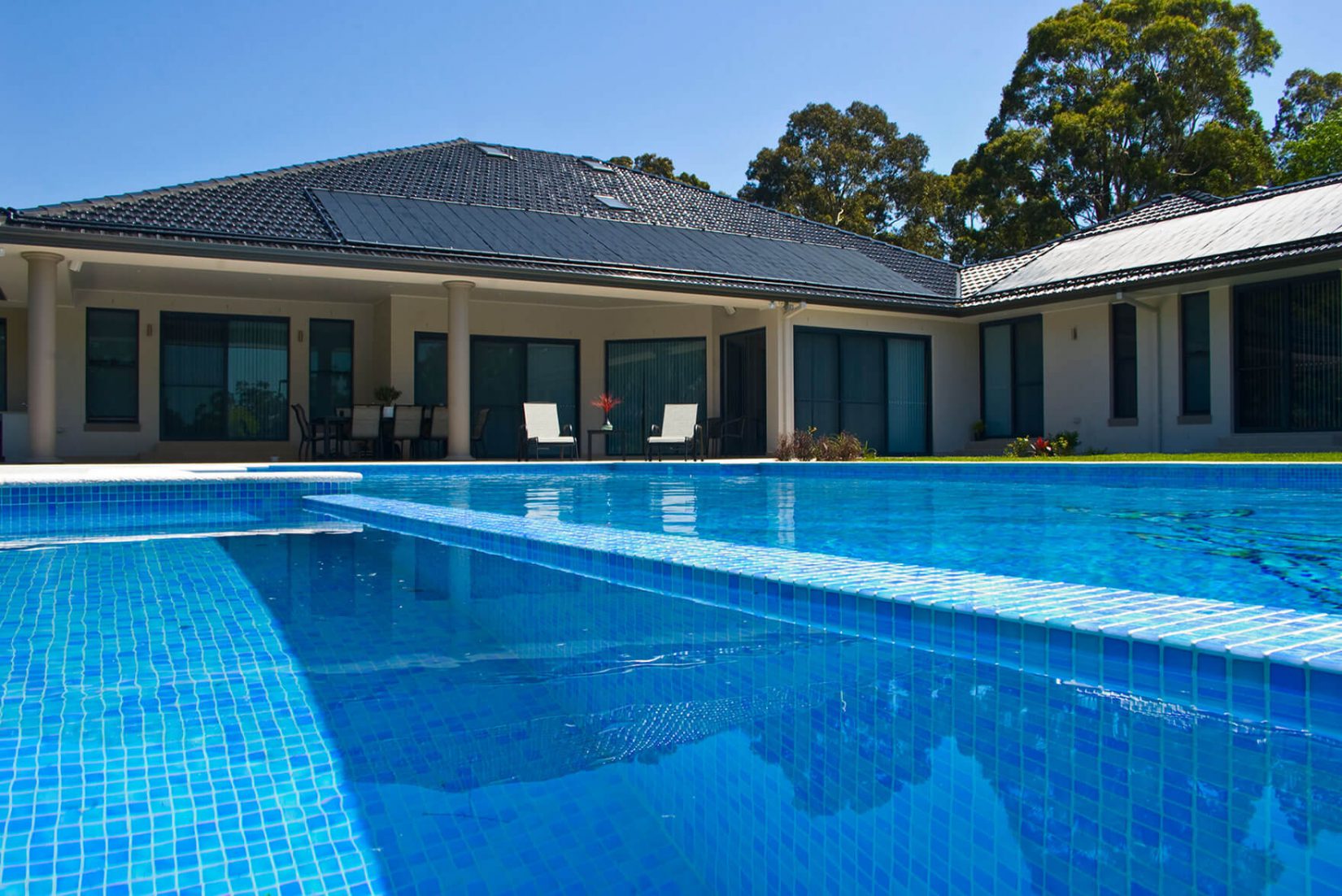 Prolongue la temporada de baño con la calefacción solar para piscinas